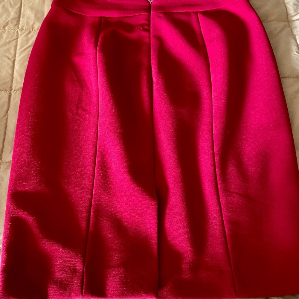 Red pencil skirt ❤️